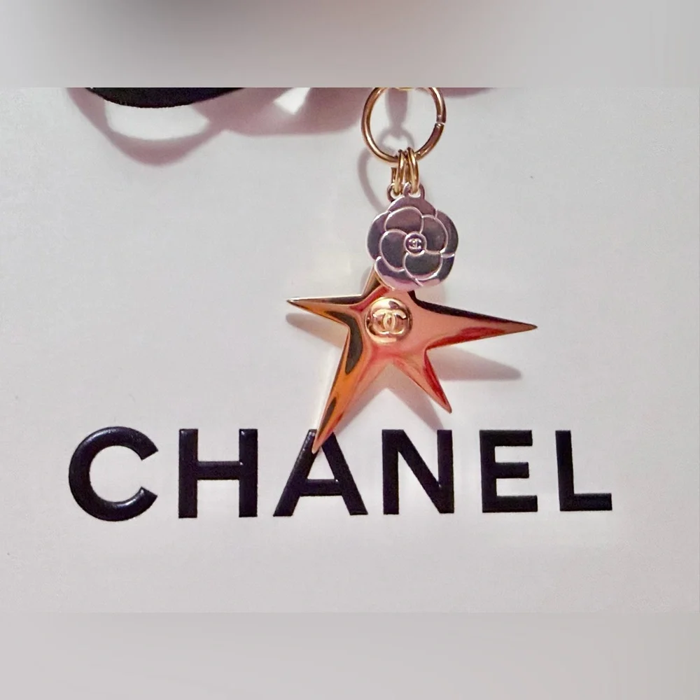 Chanel Fragrance Gift Bag & Box - Picture 3 of 8